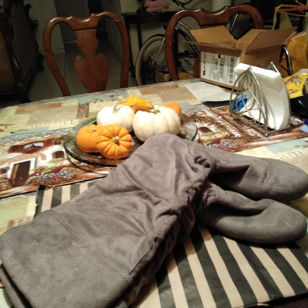 Long grey upto the knee boots